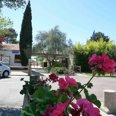 Camping Plaisirs Nature A La Pignade