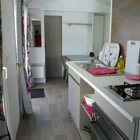 Camping Plaisirs Nature A La Pignade Ronce-les-Bains